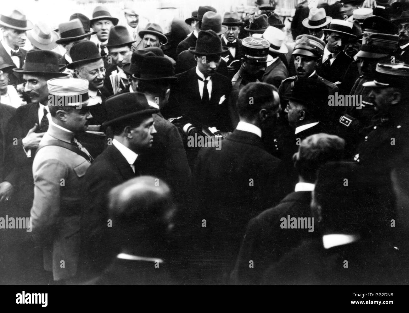 Vertrag von Versailles: Ankunft der österreichischen Delegation für die Friedenskonferenz 14. Mai 1919 Frankreich Stockfoto