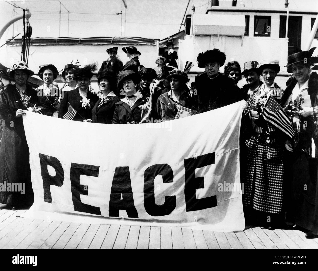Miss Adams führt dabei an Bord zum Frieden dem Frauenkongress in La Haye auf 4. April 1915 Miss Jane Adams aus Chicago der amerikanischen Delegation 1915 USA, Weltkrieg Washington, National archives Stockfoto