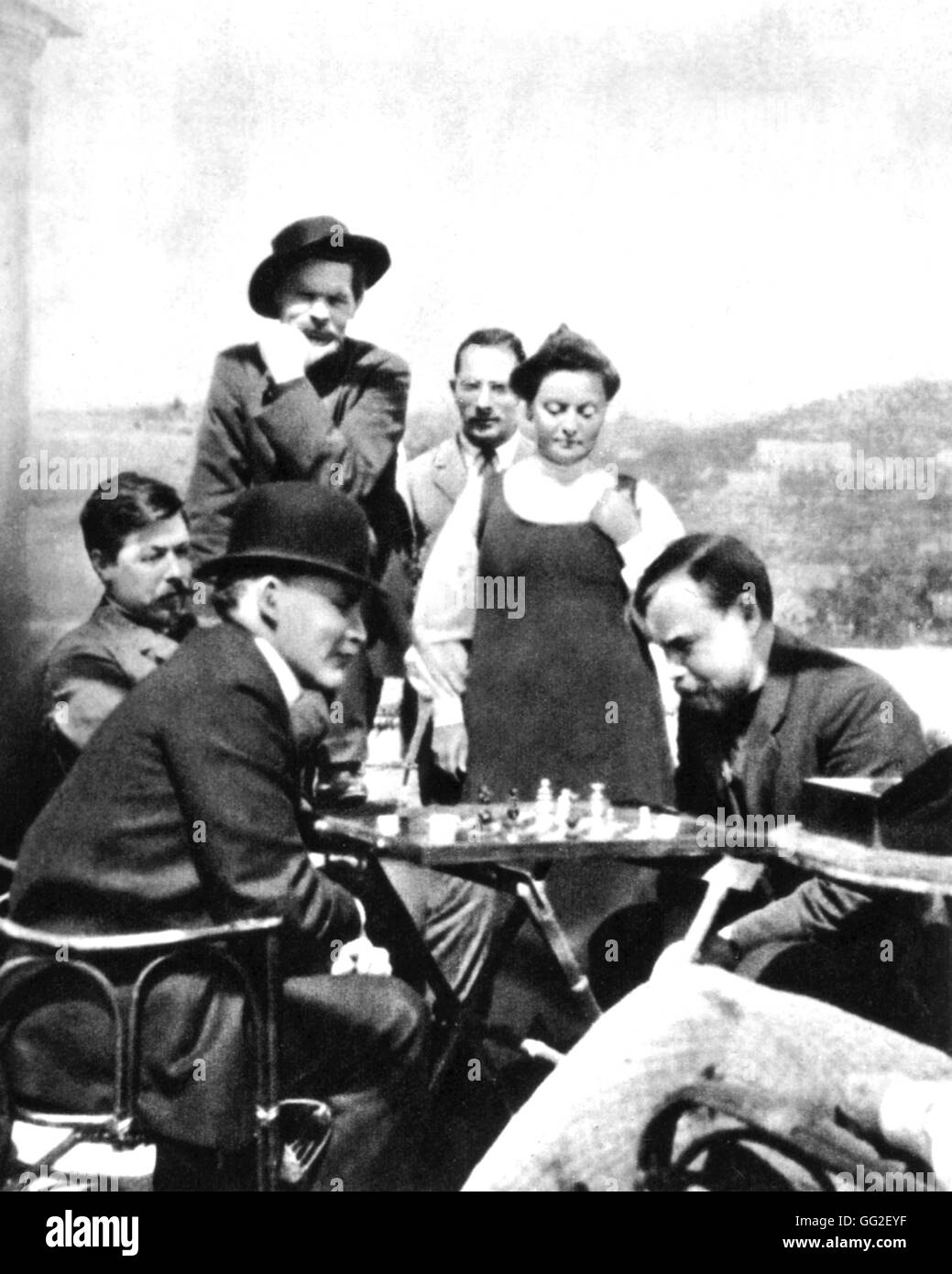 Lenin, Gast von Maxime Gorki in Capri, Schachspiel mit A. Bogdanov 1908 Italien Stockfoto