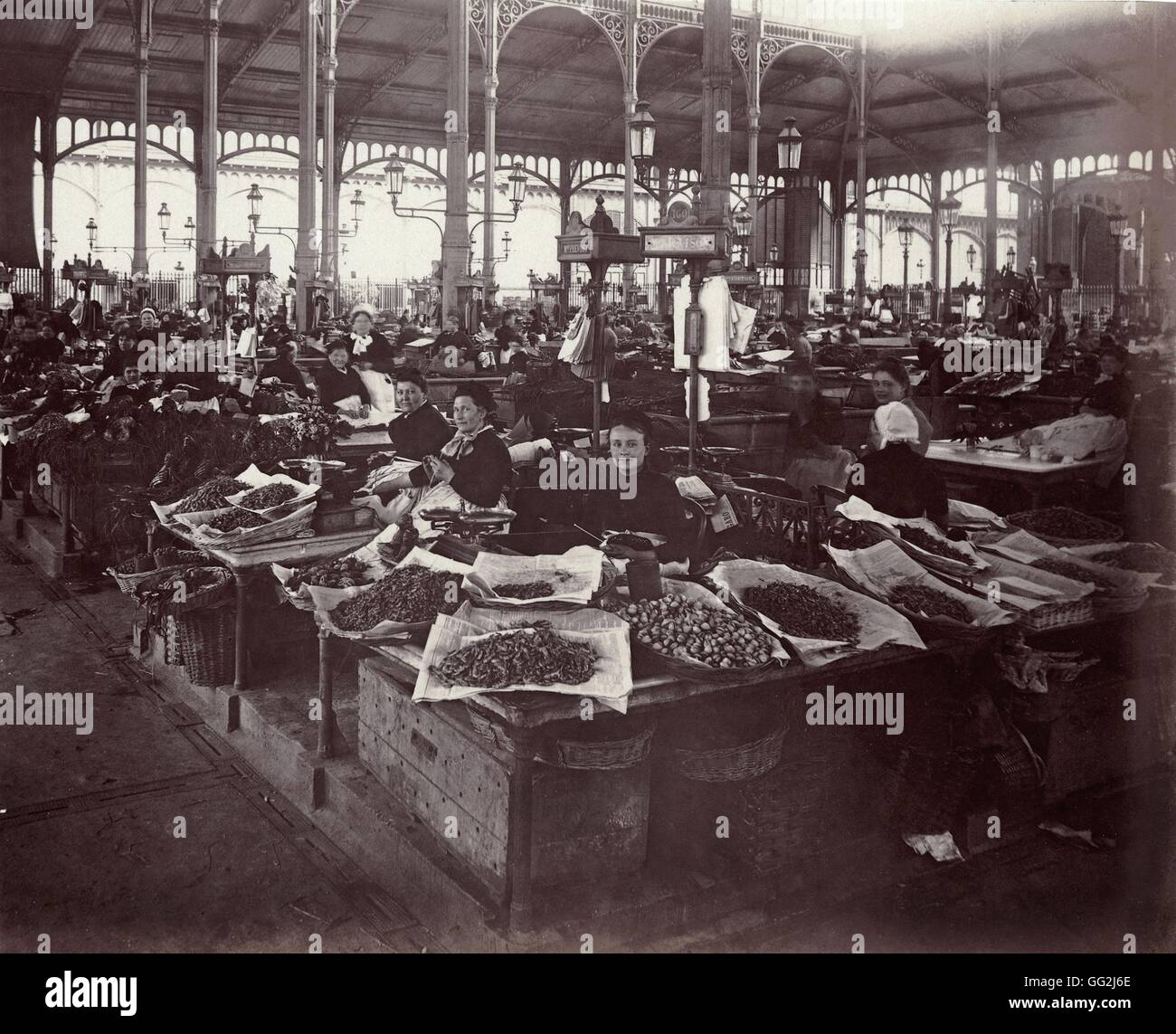 Eugène Atget Les Halles de Paris: Meeresfrüchte Stände c.1900 Albumen Print nach Glasplatte negativen (21,5 x 17,3 cm) Private Sammlung Stockfoto