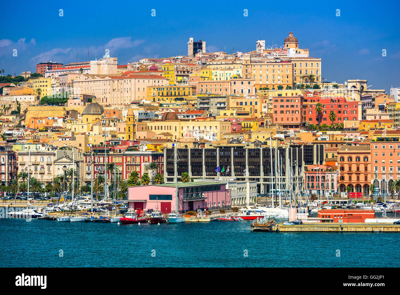 Cagliari, Sardinien, Italien Küste Skyline am Mittelmeer. Stockfoto
