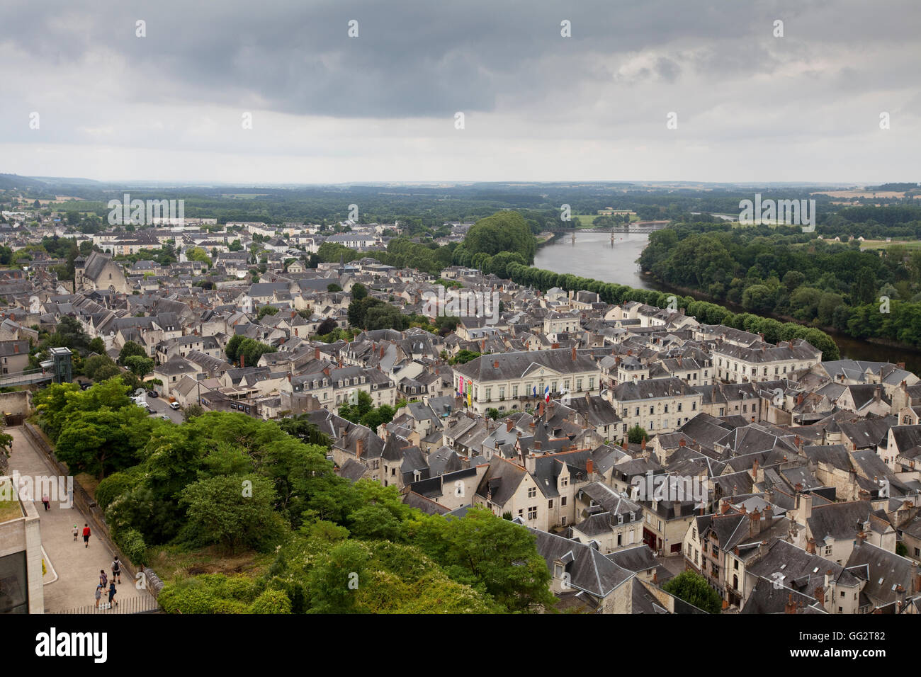 Château Chinon Loire Tal Frankreich Vienne River Anjou Französisch Schloss Baudenkmal touristische Attraktion Gefängnis Restaurierung fort Stockfoto