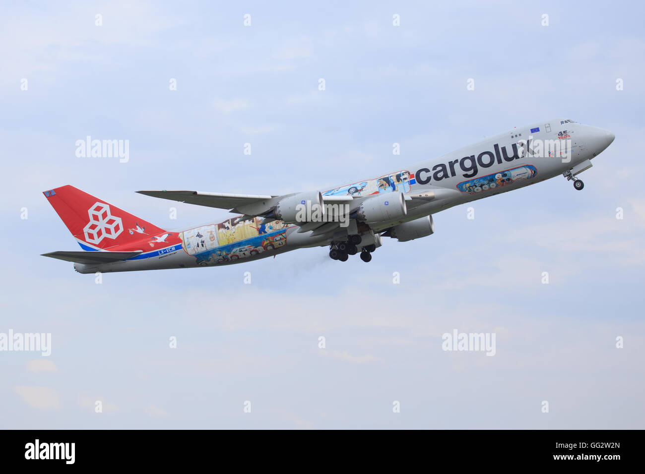 Amsterdam/Niederlande 9. April 2016: Boeing 748 von Cargolux Besteuerung auf dem Amsterdamer Flughafen Stockfoto