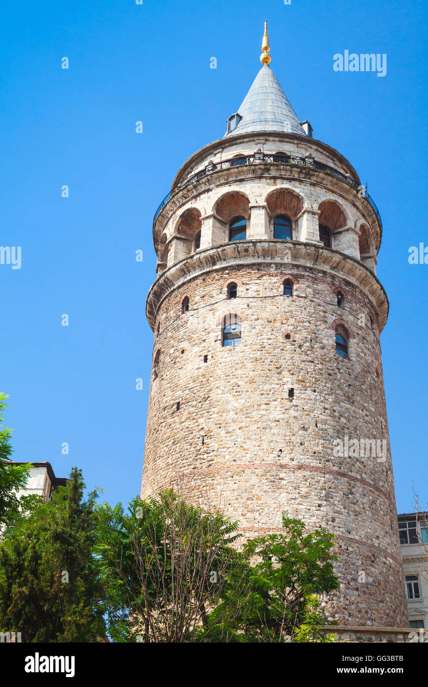 Außenseite des Galata-Turm, einer der beliebtesten Sehenswürdigkeiten von Istanbul, Türkei Stockfoto
