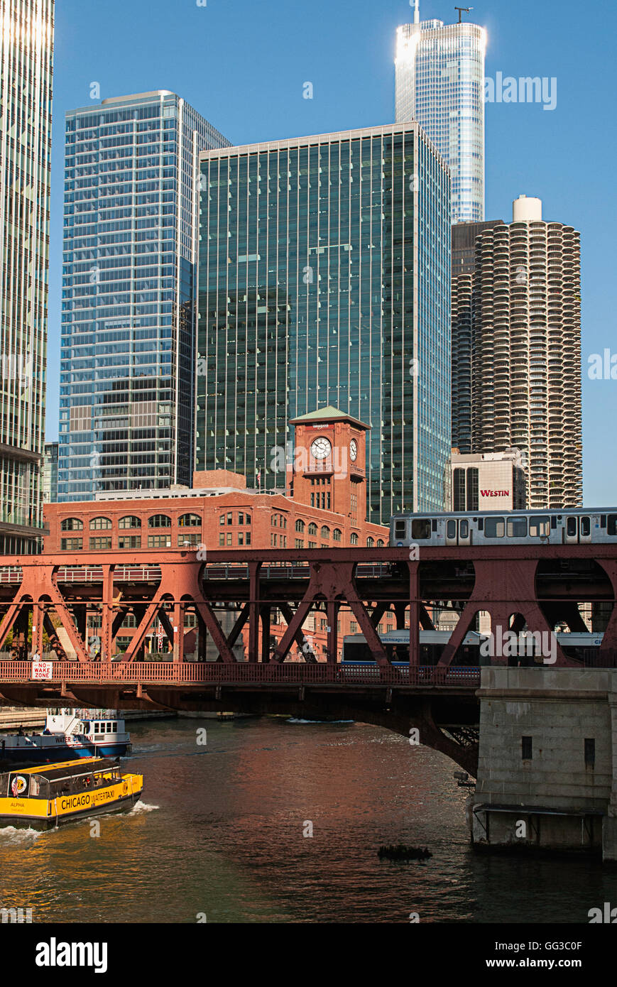 Das Flussufer in der Innenstadt von Chicago. Stockfoto