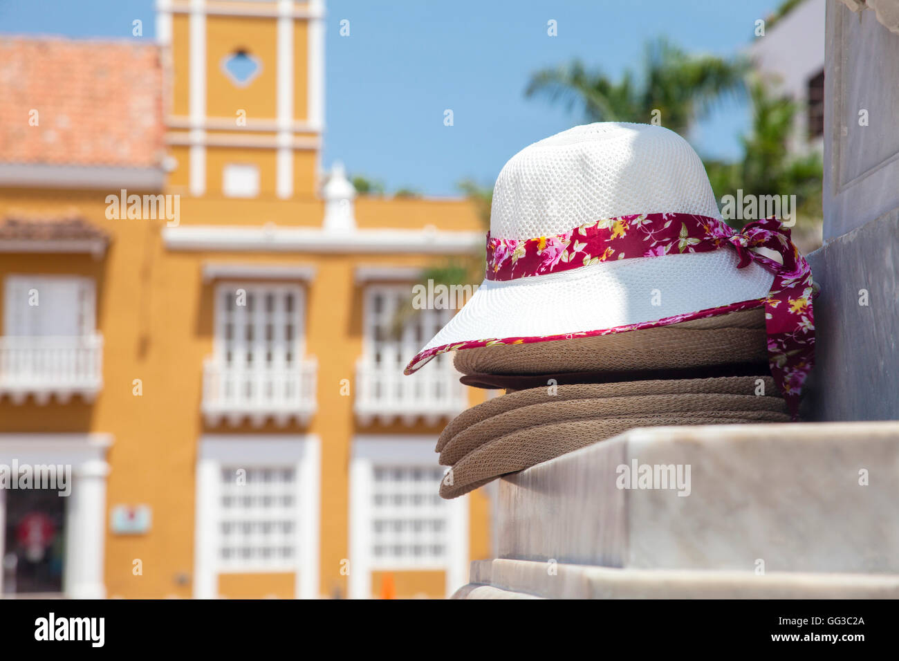 Hüte-Straße auf dem Brauch Platz in Cartagena de Indias zu verkaufen Stockfoto