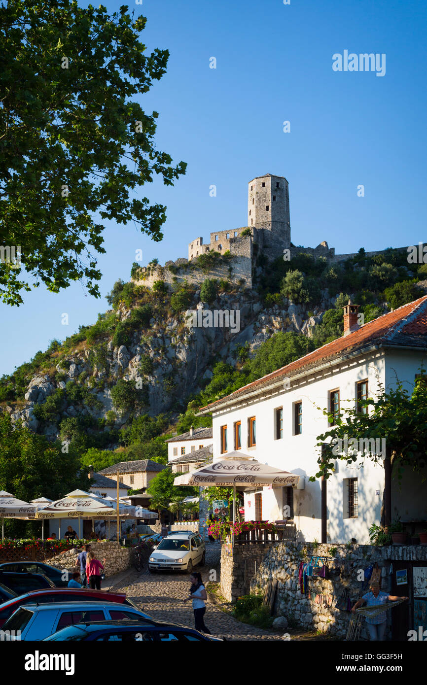 Pocitelj, Herzegowina-Neretva, Bosnien und Herzegowina. Zitadelle Pocitelj, die Festung aus dem 14. Jahrhundert. Stockfoto