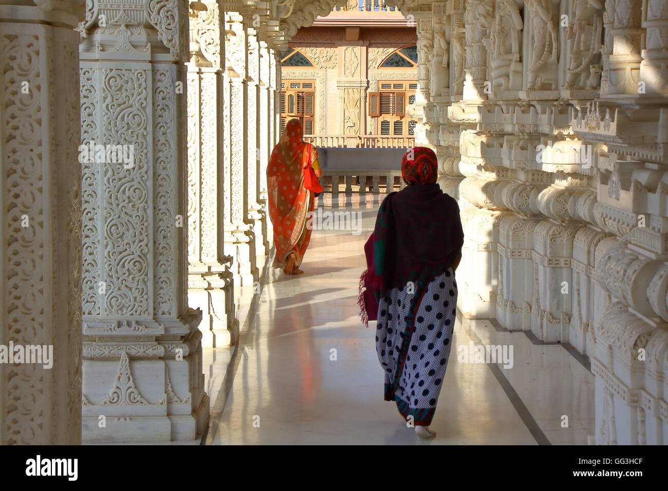 In einem Jain-Tempel in Ahmedabad, Gujarat, Indien Stockfoto