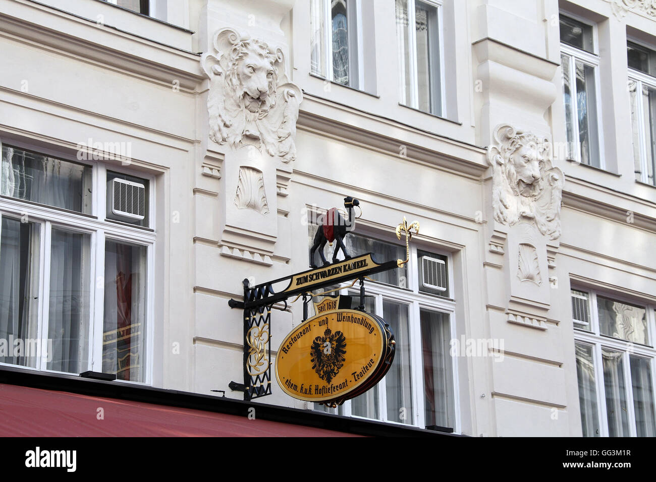 Schwarze Kamel Restaurant Zeichen in Wien Stockfoto Schwarze Kamel Restaurant Zeichen in Wien Stockfoto