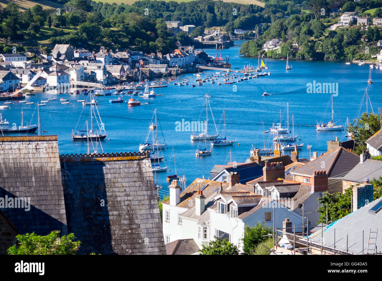 Fowey und der Fluss Fowey gesehen von Polruan in Cornwall Stockfoto