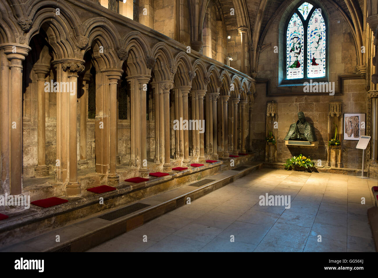Großbritannien, England, Staffordshire, Lichfield, Kathedrale, Kapitelsaal passage Nischen Stockfoto