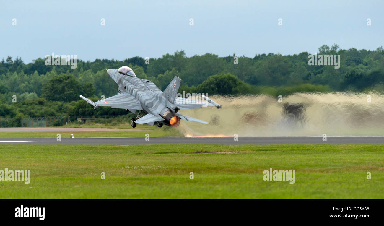 LM F-16 C Fighting Falcon polnische Luftwaffe "Tiger Demo Team" am Royal International Air Tattoo 2016 Stockfoto