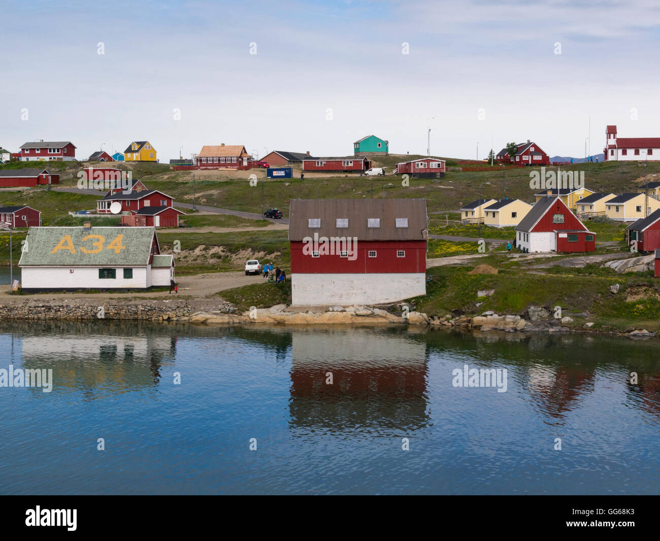 Blick über Tunulliarfik Fjord in Narsaq Museumsbauten Südgrönland in dieses kleine Fischergemeinde Kujalleq Gemeinde Stockfoto