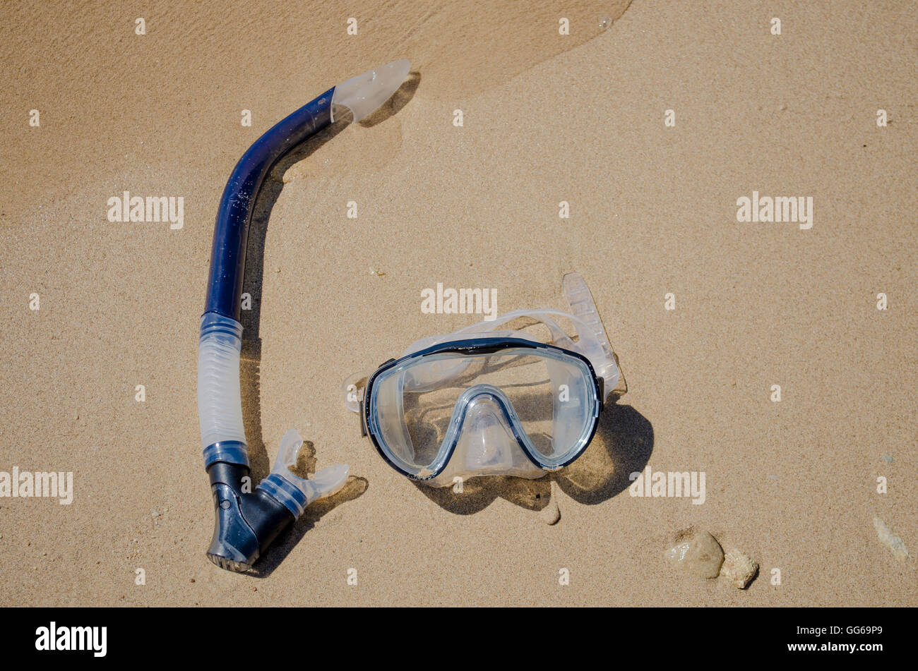 Schnorchel Maske am Strand Stockfoto