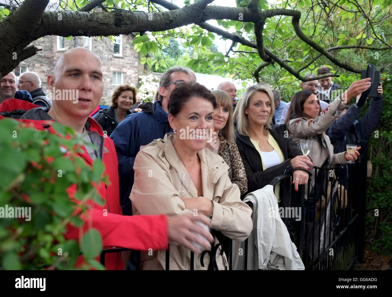 Publikum bei Van Morrison-Konzert am Cypress Avenue, Belfast Stockfoto