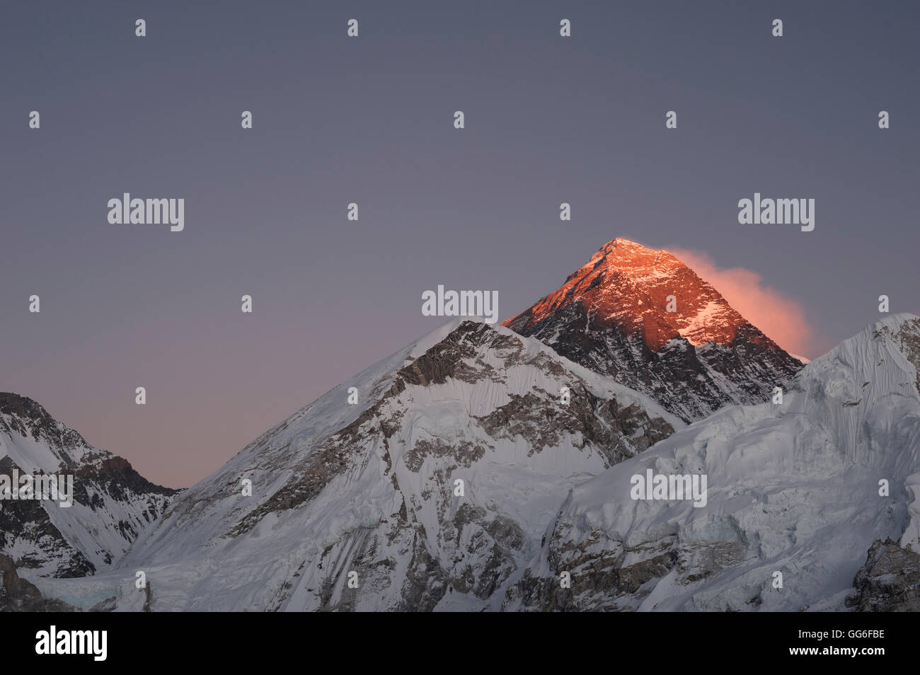 Sonnenuntergang auf dem Mount Everest gesehen von Kala Patar, Khumbu, Himalaya, Nepal, Asien Stockfoto