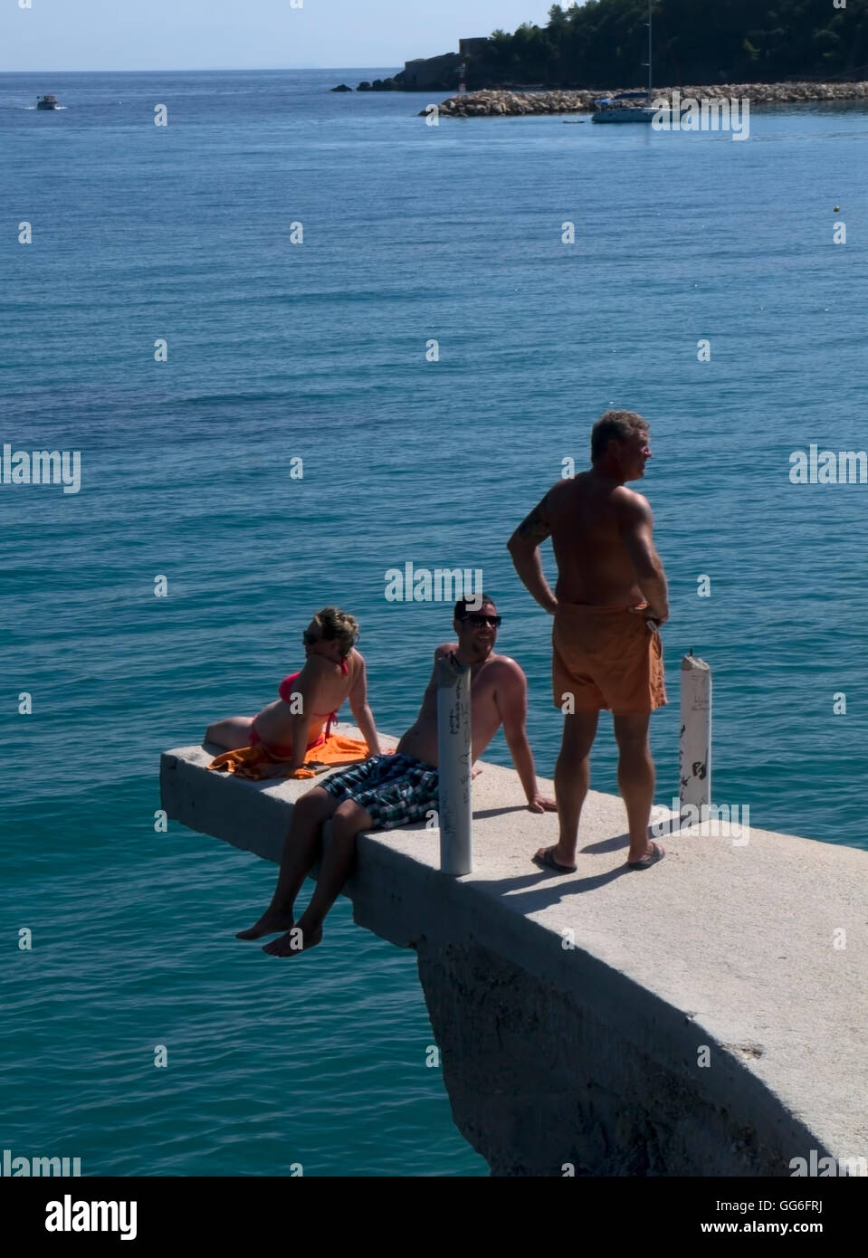 Sprungbrett über das Meer in Griechenland. Stockfoto