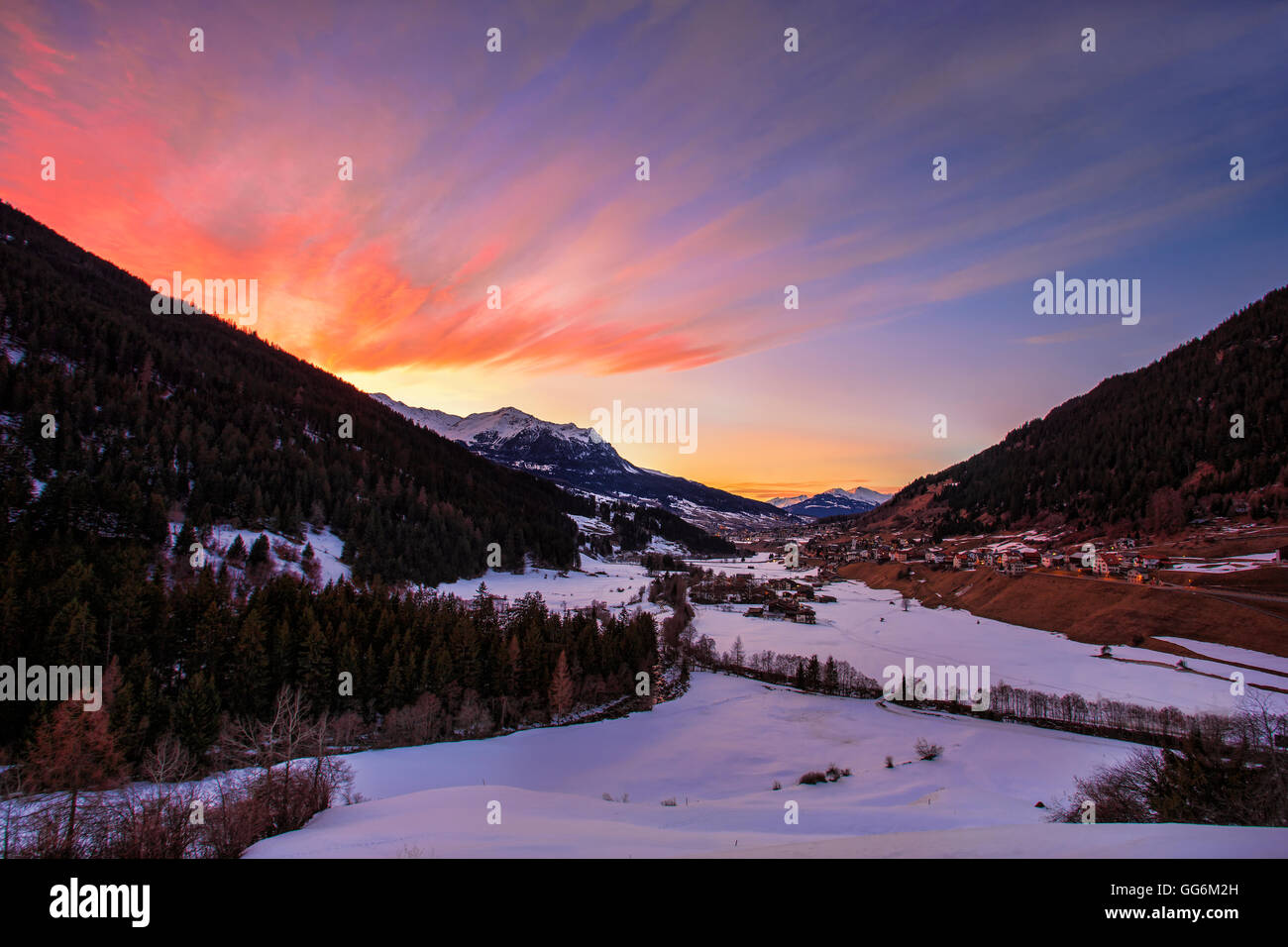 Gefrorene Marmorera siehe in der Morgen-/Switzerland Stockfoto