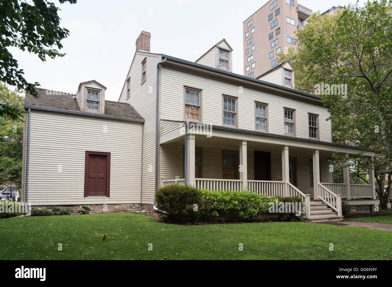 Denkmalgeschützte Blackwell Haus auf Roosevelt Island im georgianischen Stilarchitektur, New York City. Stockfoto