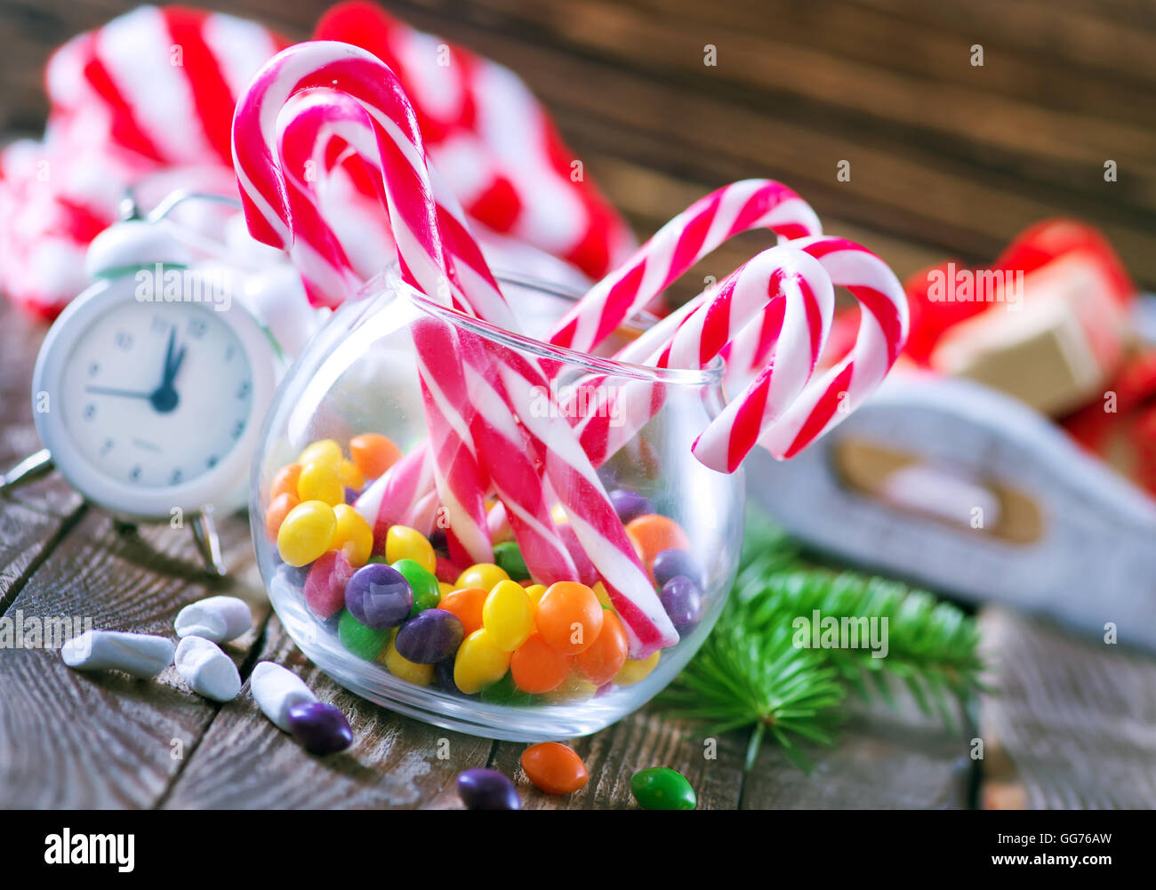 Weihnachten süße und Dekoration auf einem Tisch Stockfoto