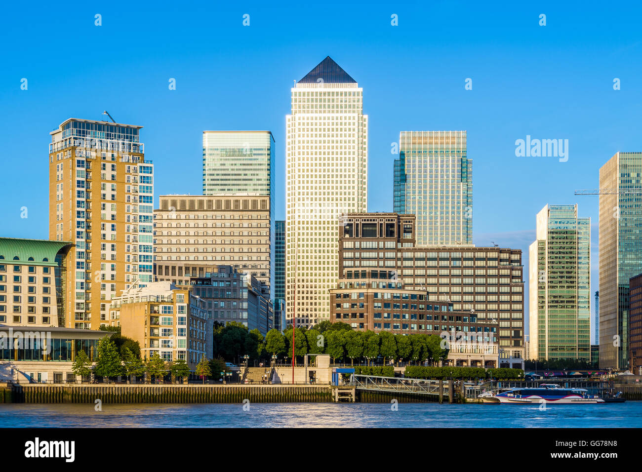 Canary Wharf und Finanzzentrum in London während des Tages Stockfoto