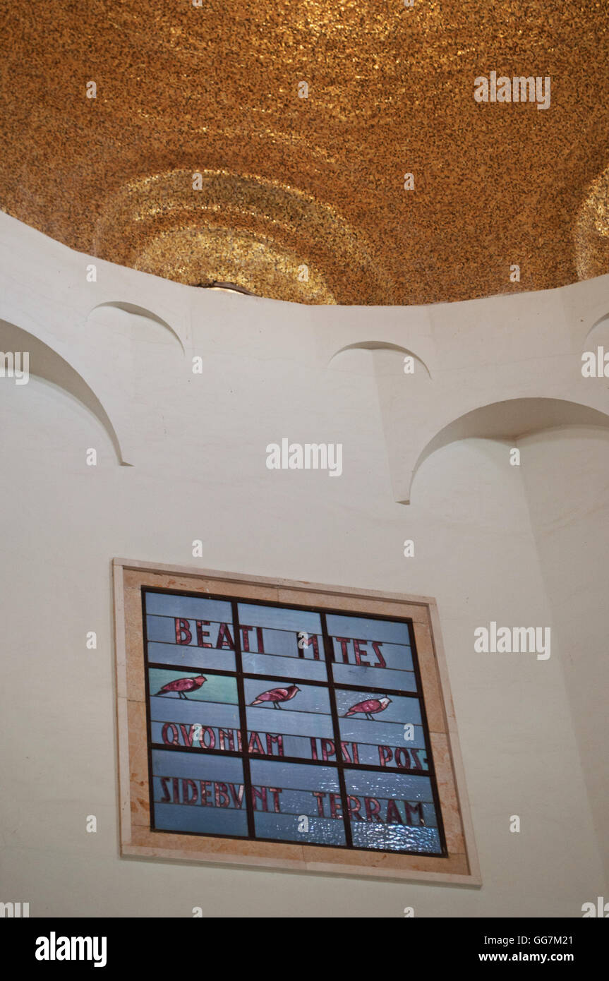 Israel, Kapernaum: Ein od die acht Seligpreisungen, die Segnungen, die von Jesus in der Bergpredigt nachgezählt, in der Kapelle auf dem Berg der Seligpreisungen Stockfoto