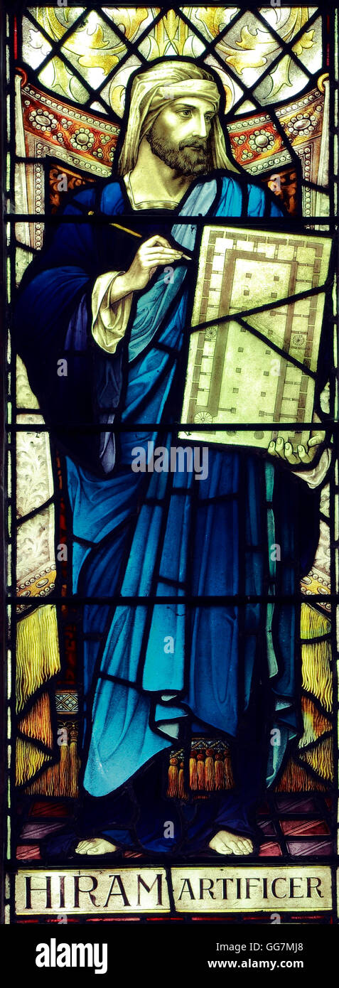 Hiram, Handwerker, alte Hunstanton Glasfenster, England UK Bibel Geschichte biblischen Charakter Zeichen Könige windows Stockfoto