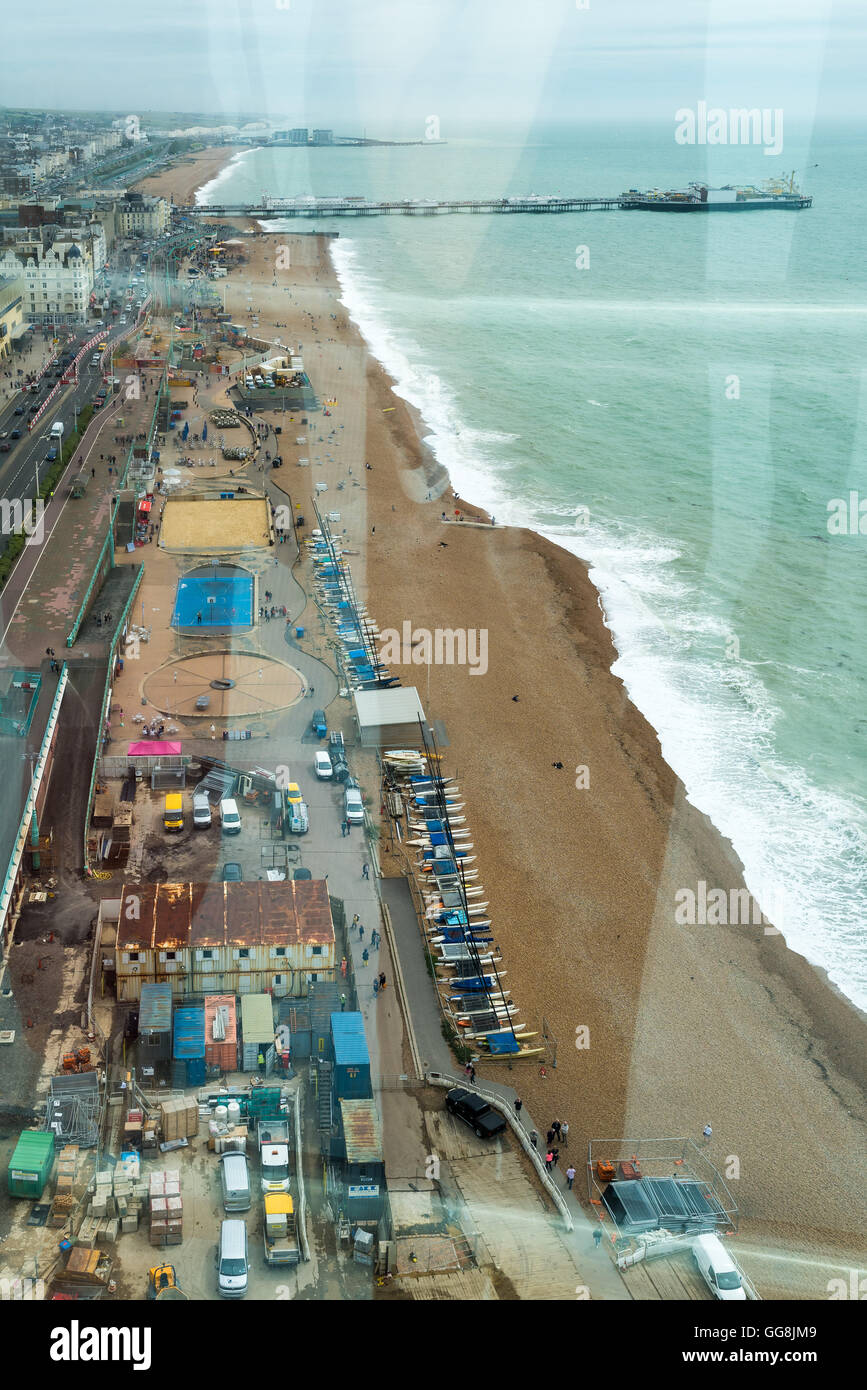 Brighton, East Sussex, UK. 3. August, 2016.View in Richtung Brighton Pier aus BA i360, Brighton. Bau ist noch nicht vollständig auf dem Gelände, aber die Fahrt öffnet für Besucher am 4. August 2016. Bildnachweis: Julia Claxton/Alamy Live-Nachrichten Stockfoto