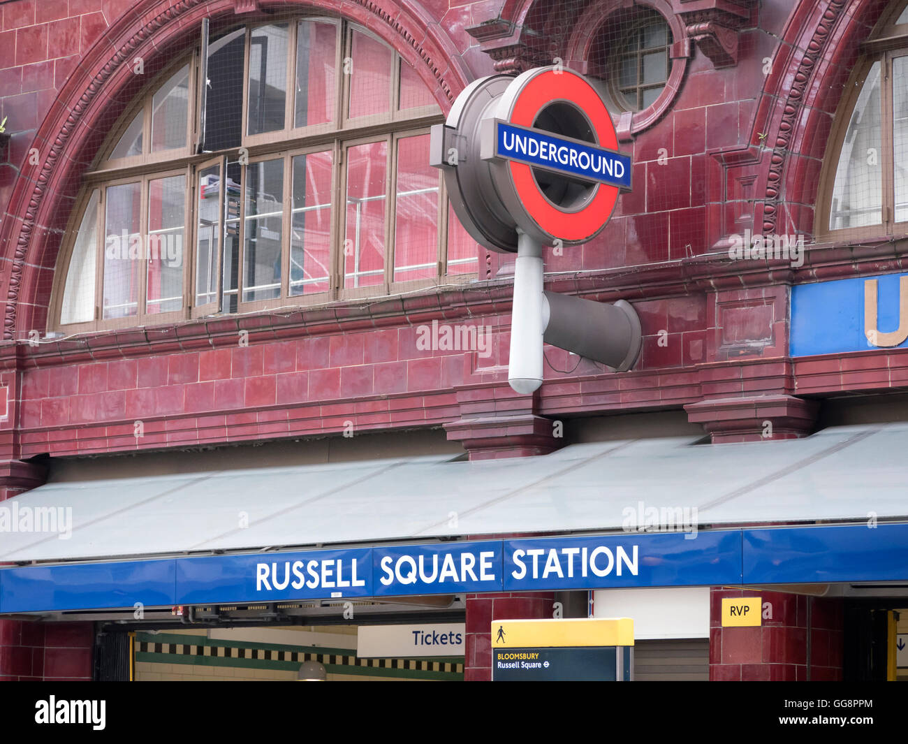 London, UK. 4. August 2016. Lage der Messer ist im Zentrum von London Holborn WC1. Polizei Kordon und Zelt für den Ort des Verbrechens fand statt. Bildnachweis: Martyn Goddard/Alamy Live-Nachrichten Stockfoto