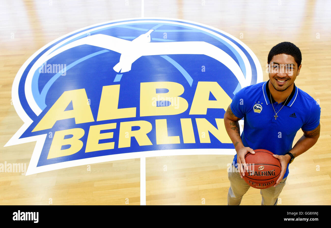 Berlin, Deutschland. 10. August 2016. Neues Teammitglied Peyton Siva, fotografiert während einer Pressekonferenz mit den neuen Spielern von ALBA in der Alba-Schulungszentrum in Berlin, Deutschland, 10. August 2016. Foto: RAINER JENSEN/Dpa/Alamy Live-Nachrichten Stockfoto