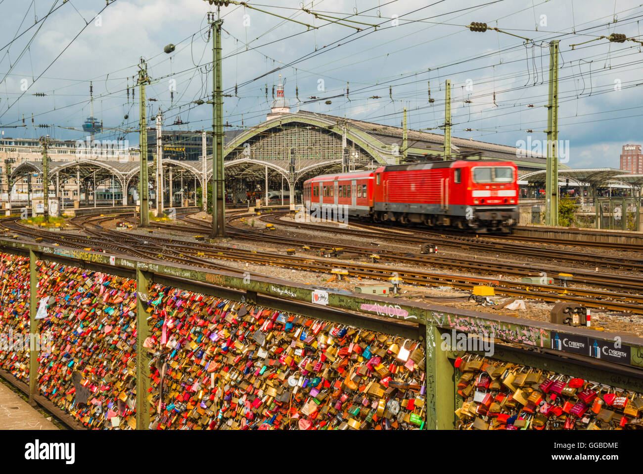Hohenzollernbrücke, Hauptbahnhof, Köln Stockfoto