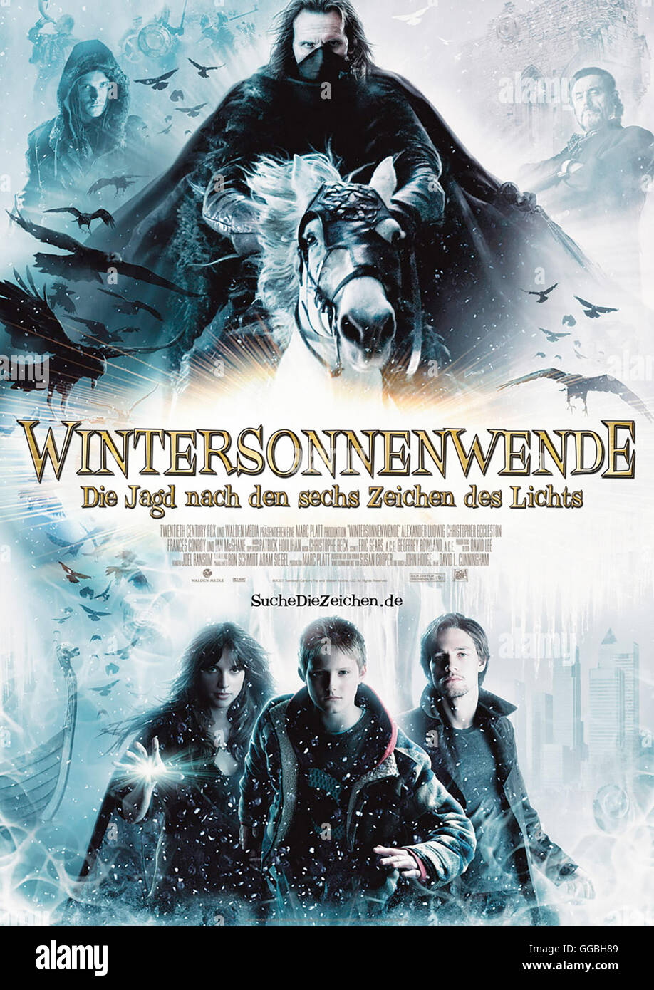 Wintersonnenwende - Die Jagd Nach Den Sechs Zeichen des Lichts / Filmplakat Regie: David L. Cunningham aka. Der Sucher: Die Dunkelheit steigt Stockfoto
