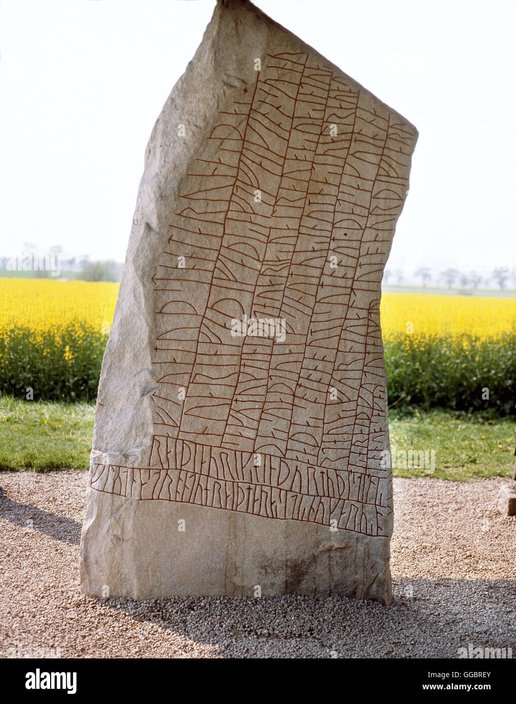 Runenstein aus der Wikingerzeit Stockfoto
