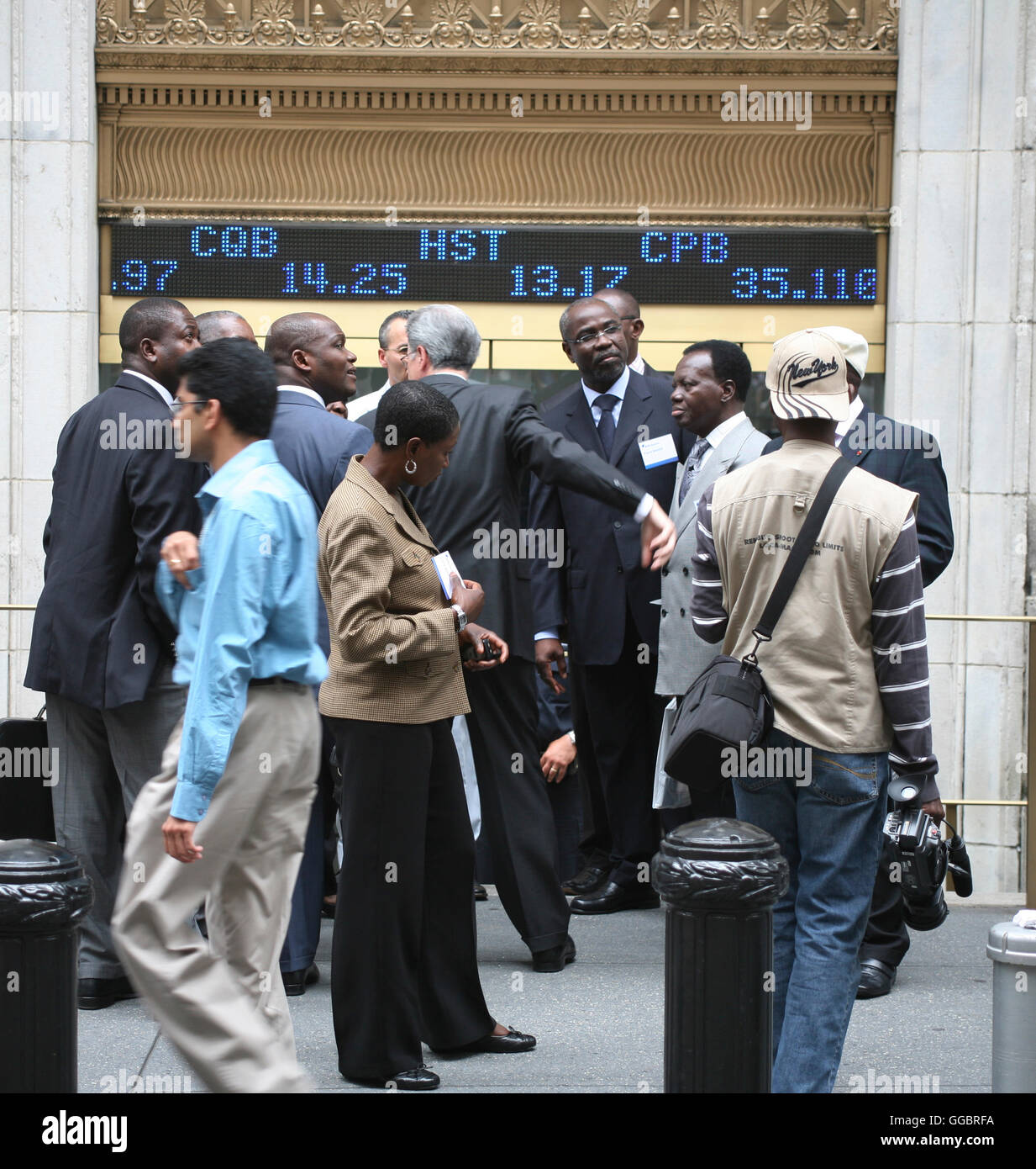 Besucher der New Yorker Wall Street während der Pause im freien Stockfoto