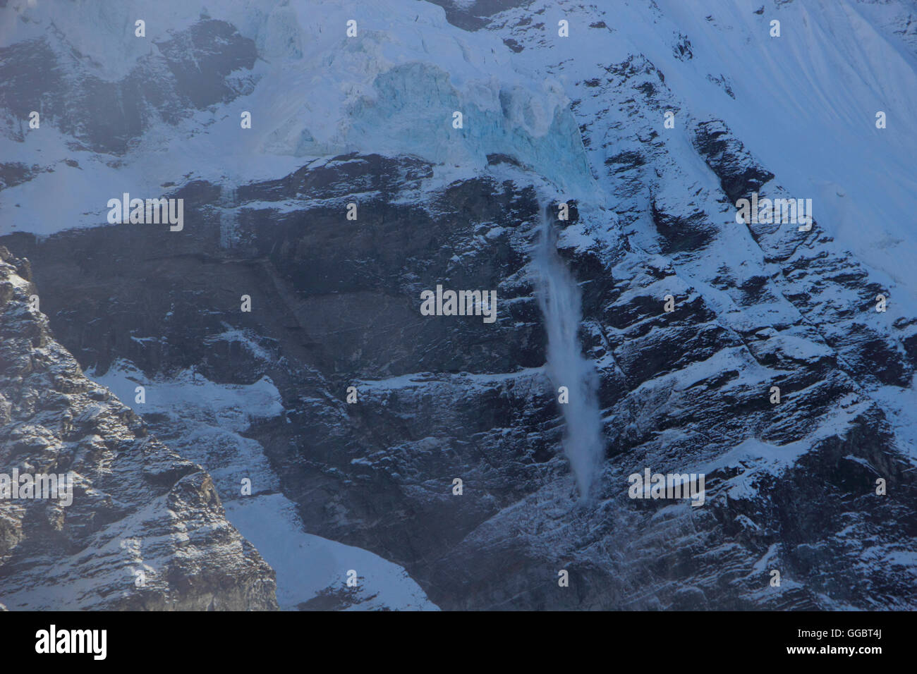 kleinere Lawine von Seite des Mera Peak Stockfoto