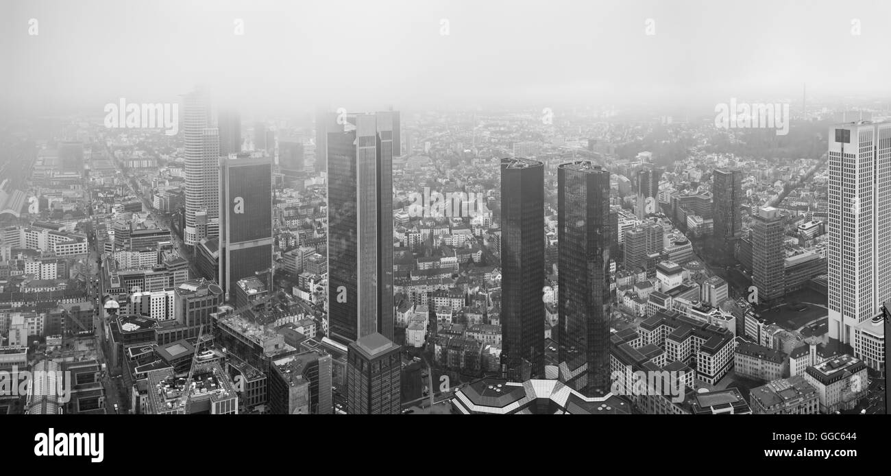 Wolkenkratzer der europäischen Stadt Frankfurt Am Main anzeigen Stockfoto