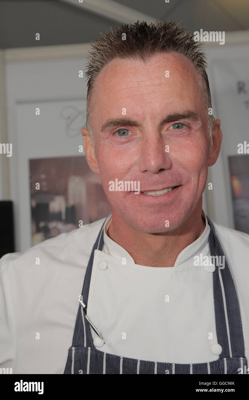 Gary Rhodes fotografiert beim Geschmack von London Food and Drink Festival im Regents Park in London. 19. Juni 2009. Stockfoto