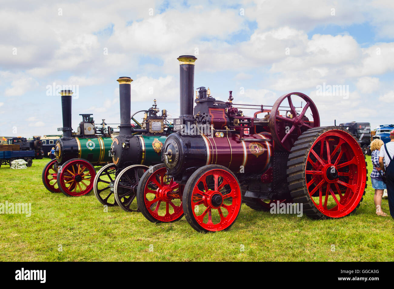 Drei alte Dampf-Lokomobile aufgereiht auf einer englischen Stockfoto