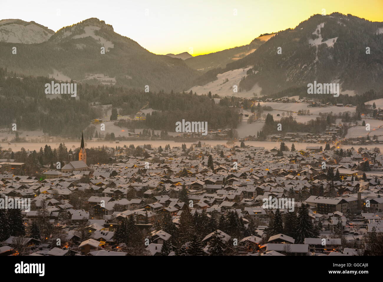 Geographie/Reisen, Deutschland, Bayern, Oberstdorf, Stadtblick, Additional-Rights - Clearance-Info - Not-Available Stockfoto