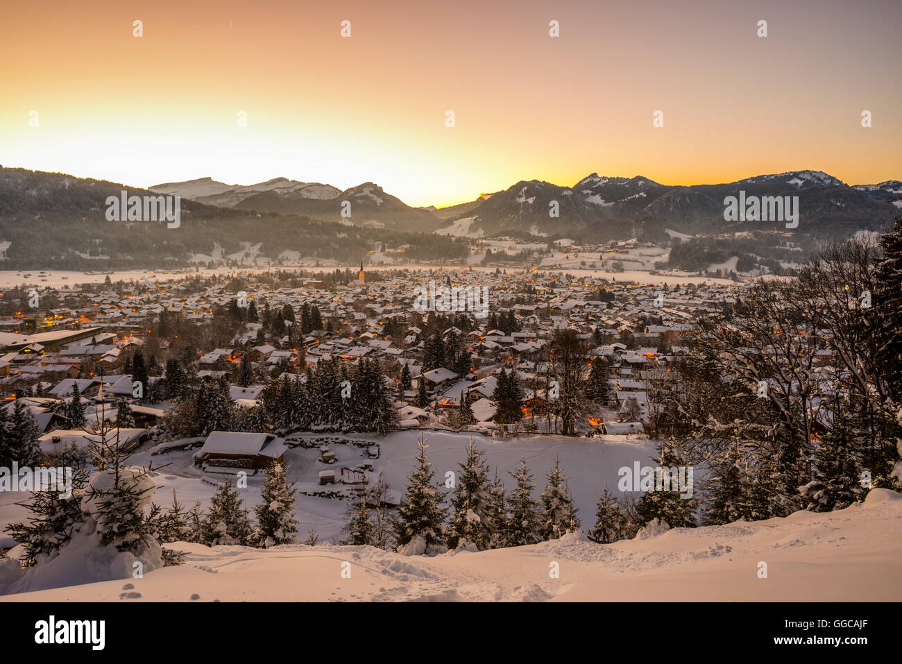 Geographie/Reisen, Deutschland, Bayern, Oberstdorf, Stadtblick, Additional-Rights - Clearance-Info - Not-Available Stockfoto