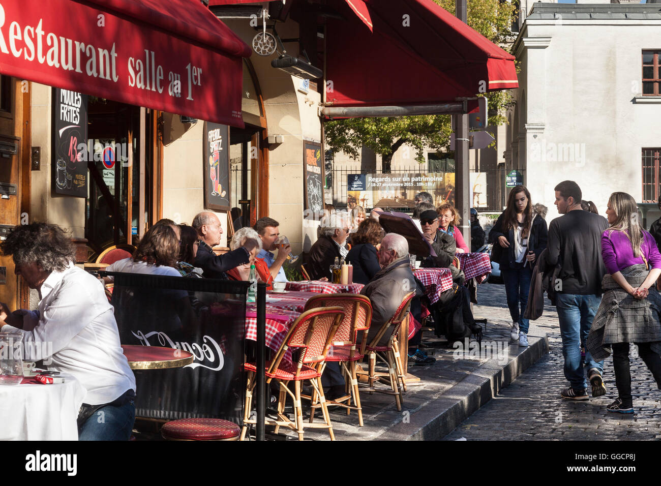 Cafe Leben in Paris am Montmartre Stockfoto