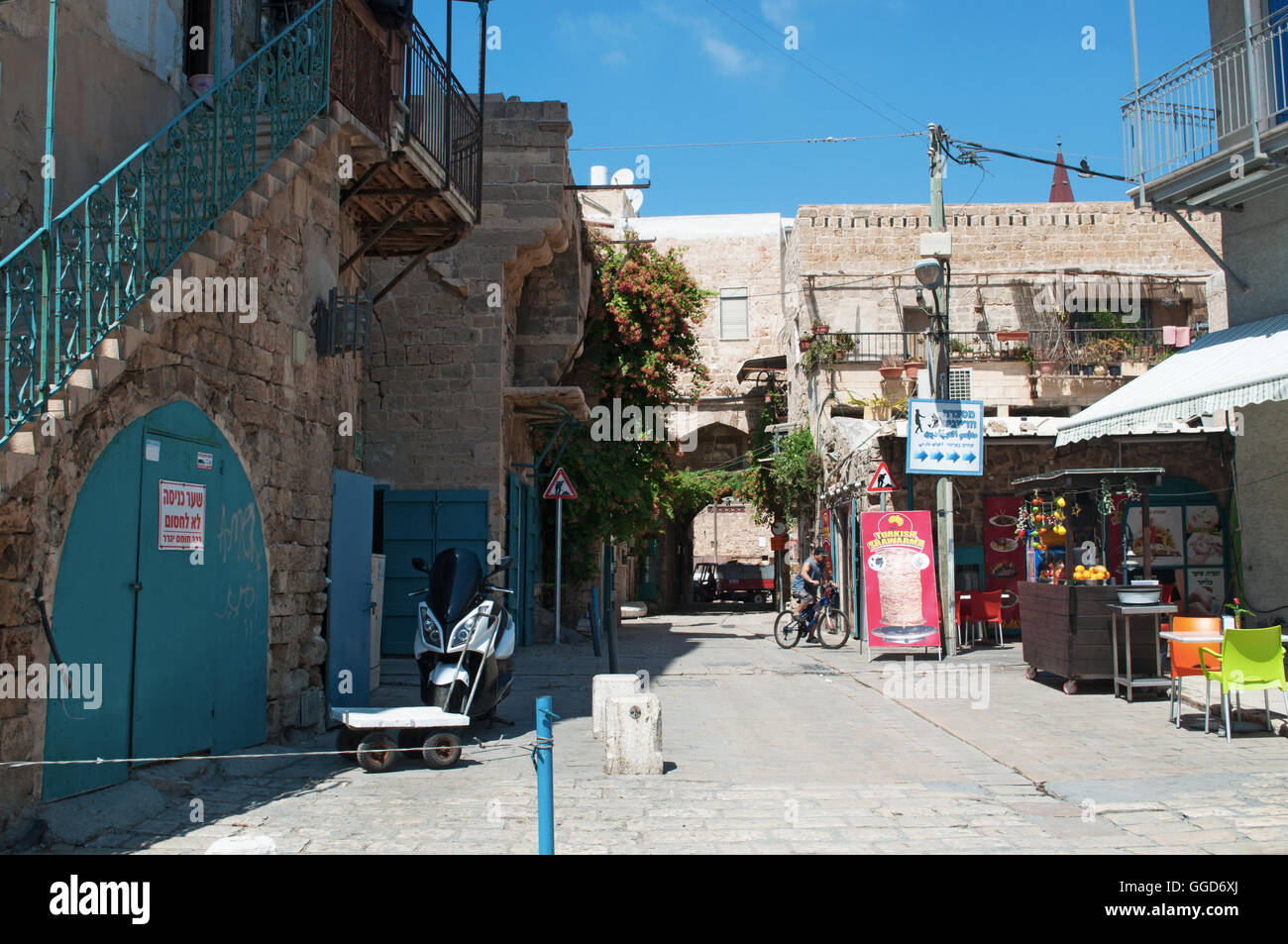 Israel, Naher Osten: Alltag in den Straßen von Morgen, die alte Stadt, jetzt ein Fischerdorf, berühmt für die Zitadelle der Kreuzfahrer Stockfoto
