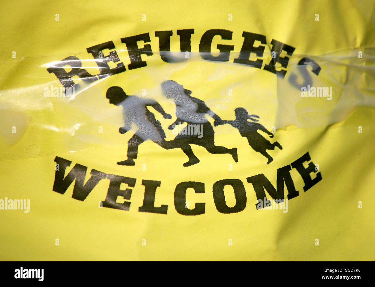 Politischer Slogan "Flüchtlinge willkommen", Berlin. Stockfoto