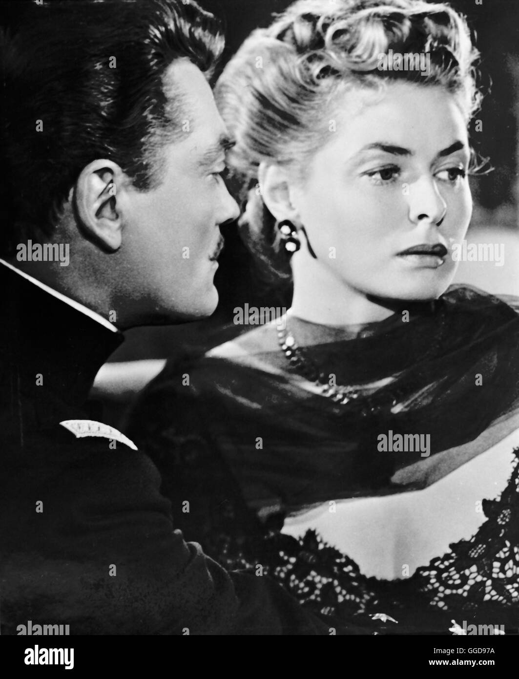 WEISSE MARGERITEN / Elena et Les Hommes / Eliana e Gli Uomini Frankreich/Italien 1956 / Jean Renoir Szene Mit JEAN MARAIS (allgemeine Rollan), INGRID BERGMAN (Elena Sorokovska) Regie: Jean Renoir aka. Elena et Les Hommes / Eliana e Gli Uomini Stockfoto
