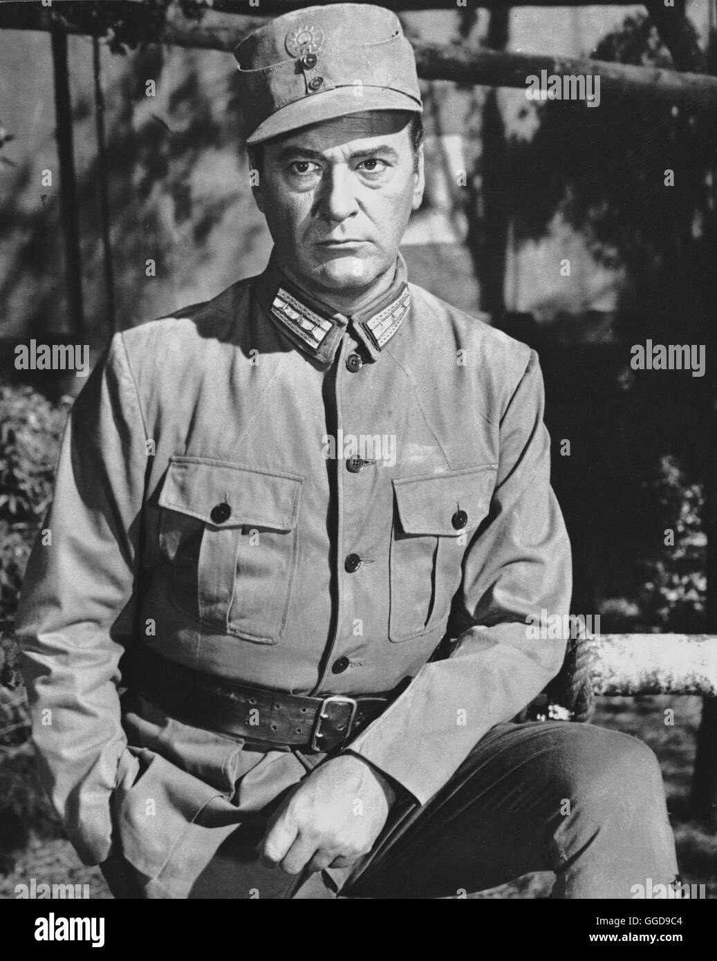 STERBEN SIE HERBERGE ZUR 6. GLÜCKSELIGKEIT / The Inn der sechsten Glück USA 1958 / Mark Robson Bild: CURD JÜRGENS (Lin Nan) Regie: Mark Robson aka. Das Gasthaus des sechsten Glücks Stockfoto STERBEN SIE HERBERGE ZUR 6. GLÜCKSELIGKEIT / The Inn der sechsten Glück USA 1958 / Mark Robson Bild: CURD JÜRGENS (Lin Nan) Regie: Mark Robson aka. Das Gasthaus des sechsten Glücks Stockfoto