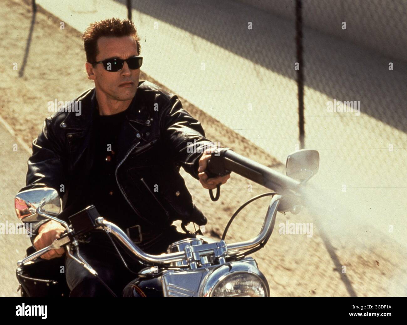 TERMINATOR II - TAG DER ABRECHNUNG / Terminator II - Urteil Tag USA 1991 / James Cameron Szene Mit ARNOLD SCHWARZENEGGER (Terminator). Regie: James Cameron aka. Terminator II - Tag des jüngsten Gerichts Stockfoto