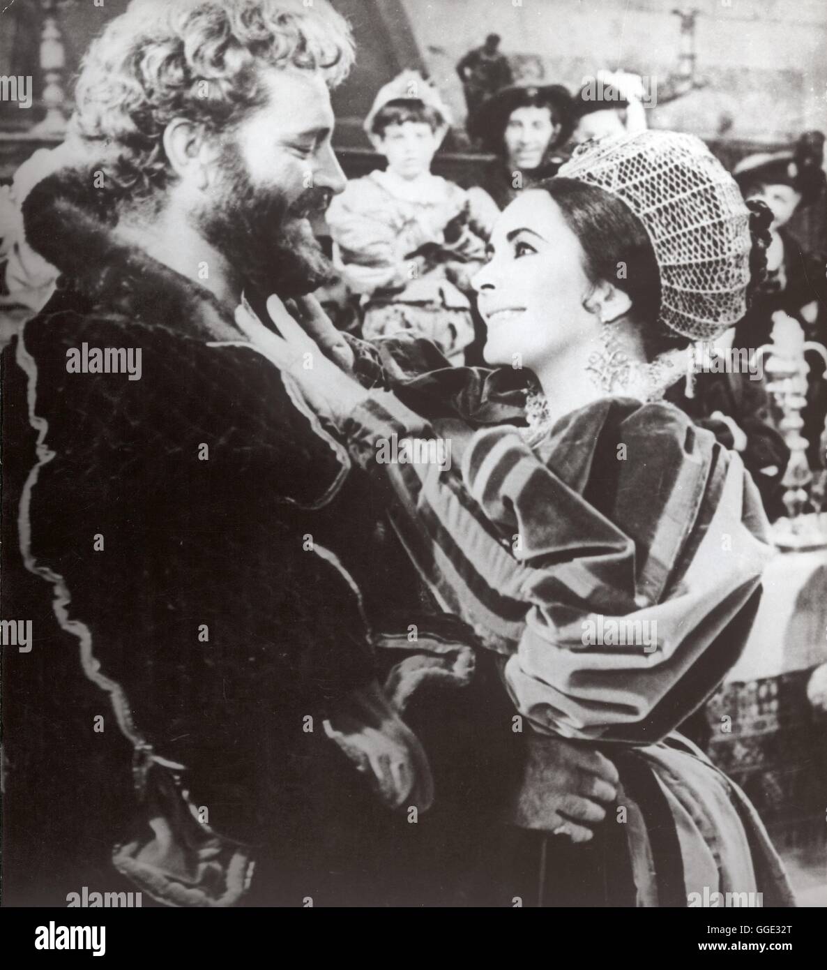 DER WIDERSPENSTIGEN ZÄHMUNG / La Bisbetica Domata / der Widerspenstigen Zähmung Italien / USA 1967 / Franco Zeffirelli Anläßlich des 70. Geburtstags von Elizabeth Taylor bin 27.2.2002: "Der Widerspenstigen Zähmung" Nach William Shakespeare Mit RICHARD BURTON (als Petruchio) Und ELIZABETH TAYLOR (als Katharina) / Regie: Franco Zeffirelli aka. La Bisbetica Domata / der Widerspenstigen Zähmung Stockfoto