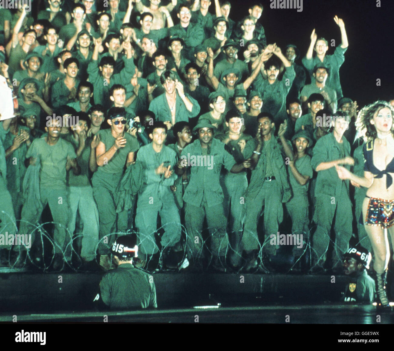 APOCALYPSE NOW REDUX / Apokalypse jetzt Redux USA 2001 / Francis Ford Coppola "Apocalypse Now" 1979 Erlebte Seine Uraufführung in Cannes Und Maach sterben Goldene Palme. Francis Ford Coppola wegdrücken Mehr als Vier Jahre Mit der Konzeption Und der Fertigstellung des Films ausgehalten. Nonne, 22 Jahre Später ist der Minibuchserie Über Den Vietnamkrieg in Seiner Endgültigen Fassung, sterben Coppola Schon 1979 Konzipiert wegdrücken, Fertiggestellt. Die Neue, Überarbeitete Fassung weitergeleitet Zwei Sequenzen Und Viele Kleinere Einstellungen, Die Bei der Ersten Version aus Verschiedenen Gründen Weggefallen Waren... Szene. Stockfoto