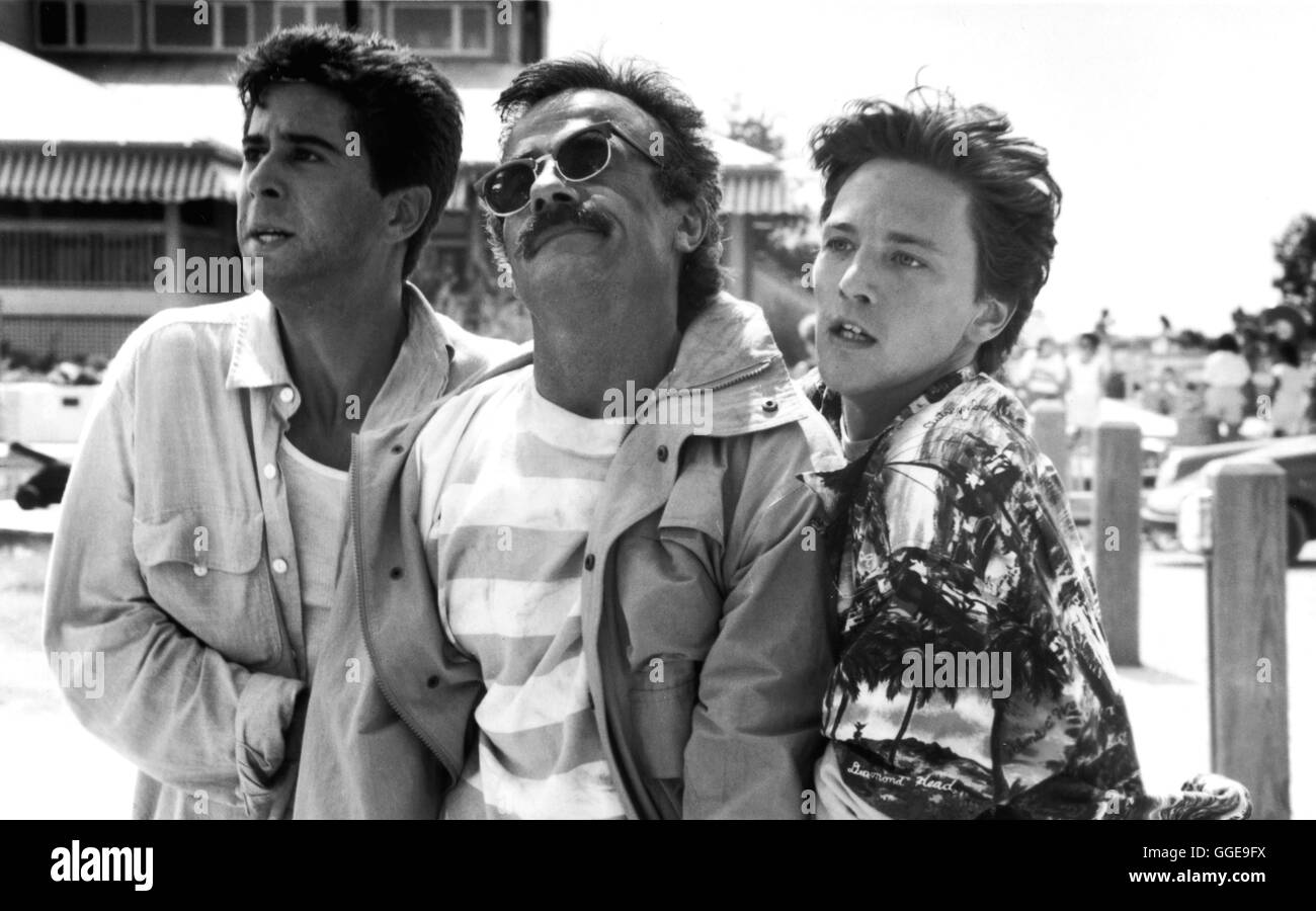 IMMER ÄRGER MIT BERNIE / Wochenende an Bernies USA 1989 / Ted Kotcheff Szene Mit JONATHAN SILVERMAN (Richard Parker), TERRY KISER (Bernie) Und ANDREW MC CARTHY (Larry). Regie: Ted Kotcheff aka. Wochenende in Bernies Stockfoto