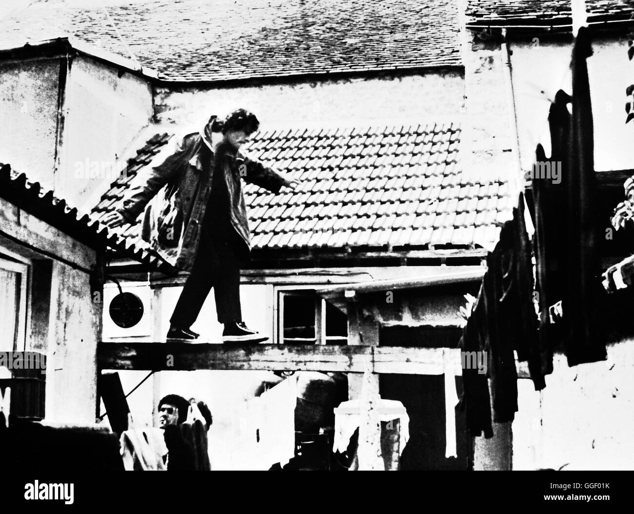 DAMIT IST sterben SACHE FÜR MICH ERLEDIGT / Coup de Tête F 1979 / Jean-Jacques Annaud Szene Mit PATRICK DEWEARE (Francois Perrin) Regie: Jean-Jacques Annaud aka. Coup de Tête Stockfoto